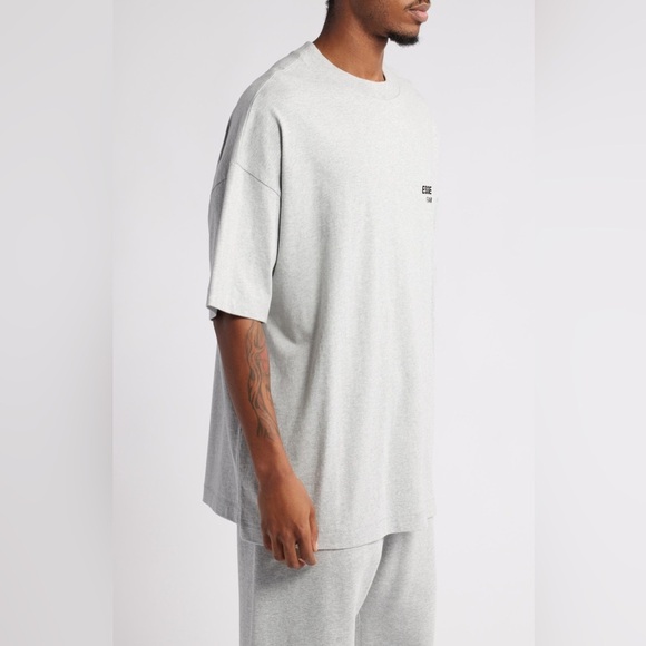 Fear of God Essentials Graphic T-Shirt in Heather Gray – NWT - Picture 6 of 7